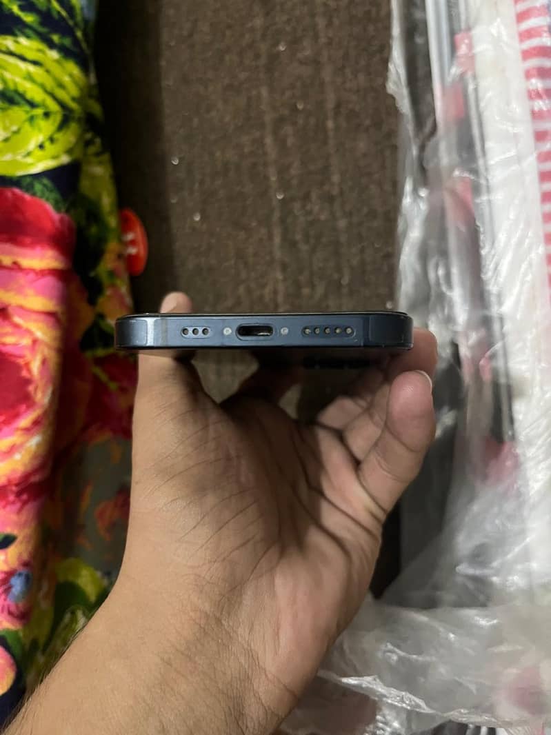 Apple iPhone 13 3