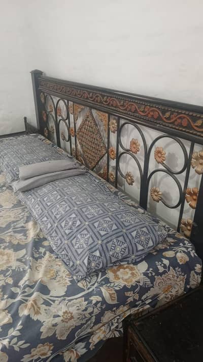 king size Iron Bed