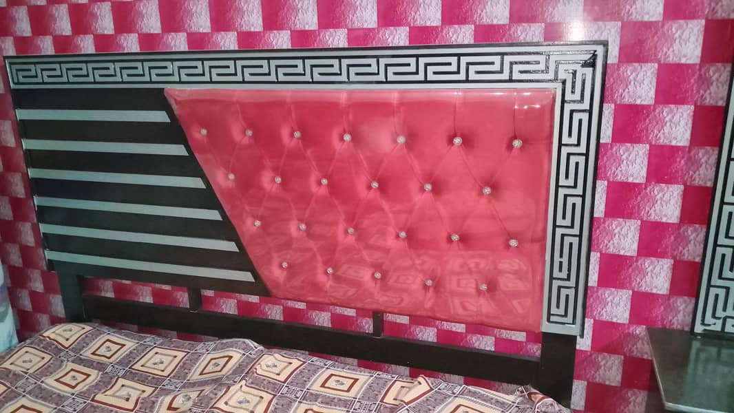 bed table 3