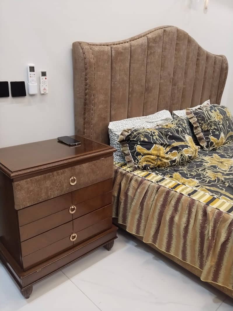 King size Bed 1