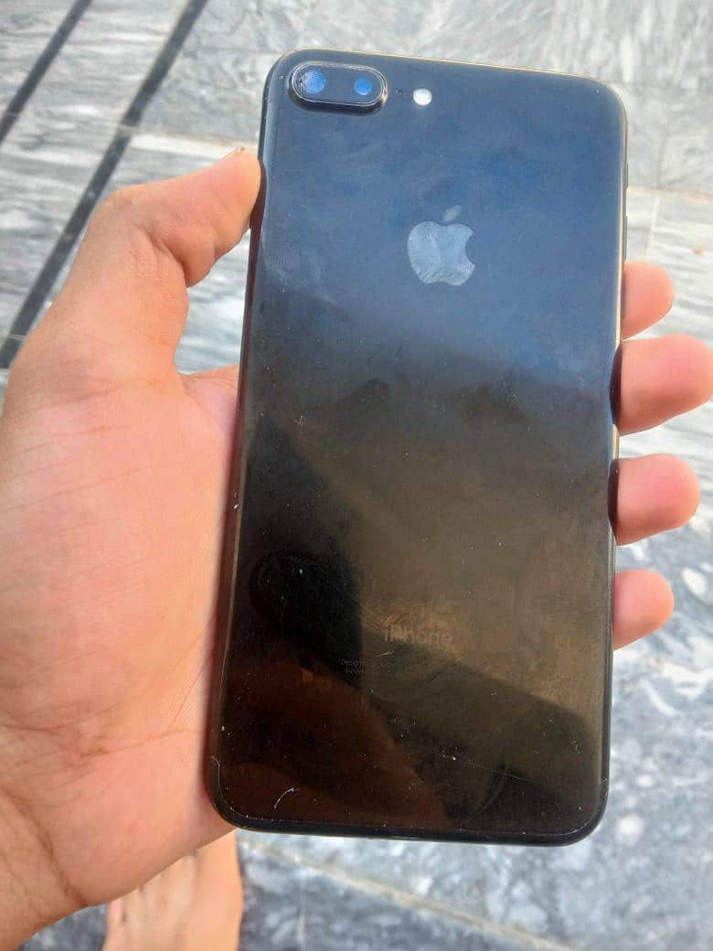 Apple iPhone 7 Plus 3