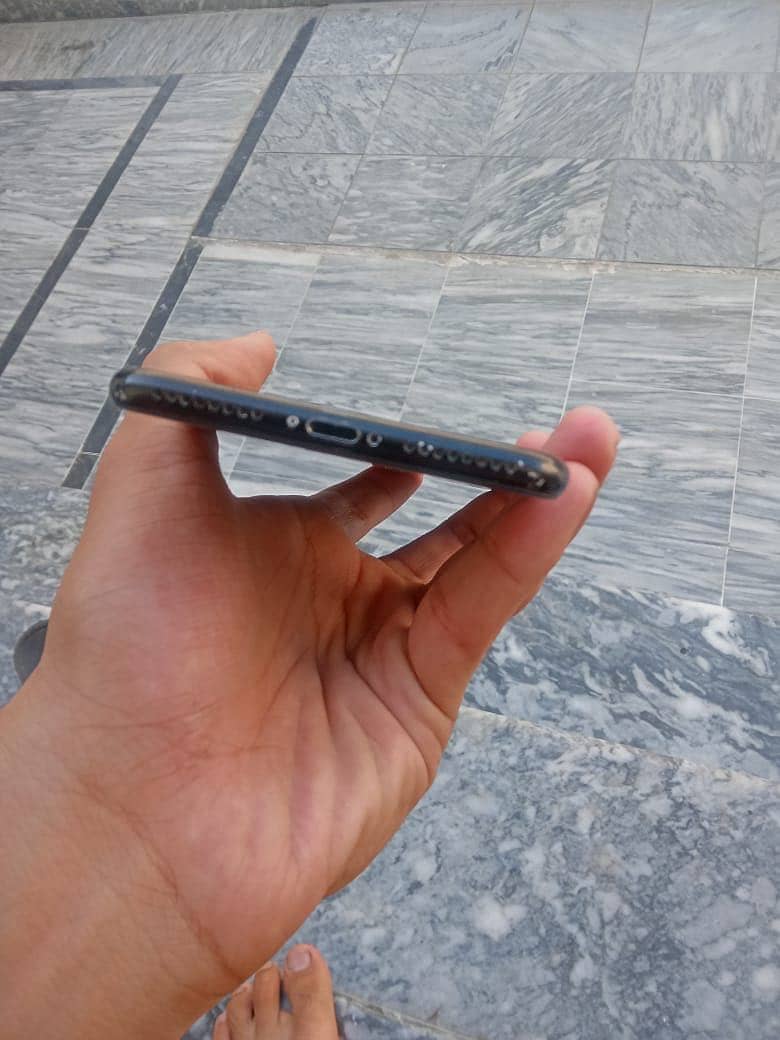 Apple iPhone 7 Plus 5