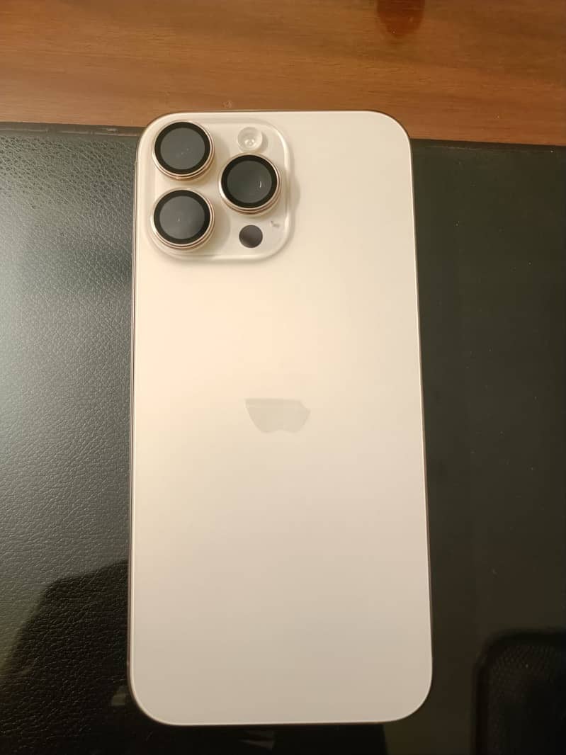 Apple iPhone 16 Pro Max 2