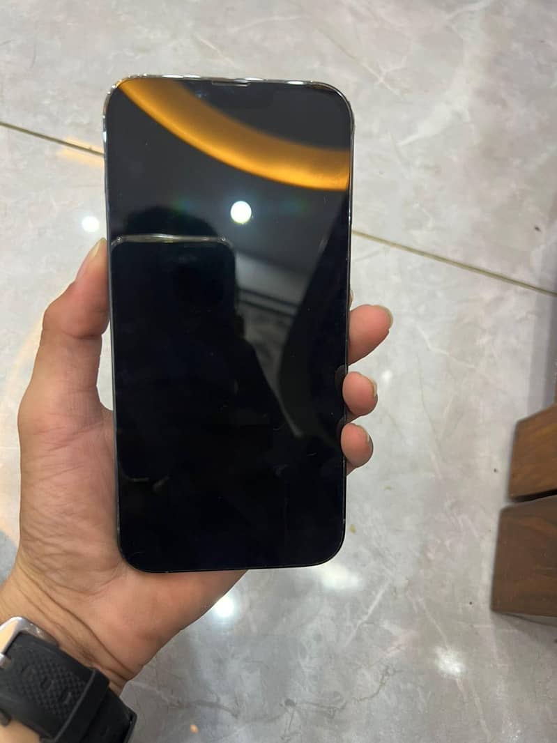 Apple iPhone 15 Pro Max 3