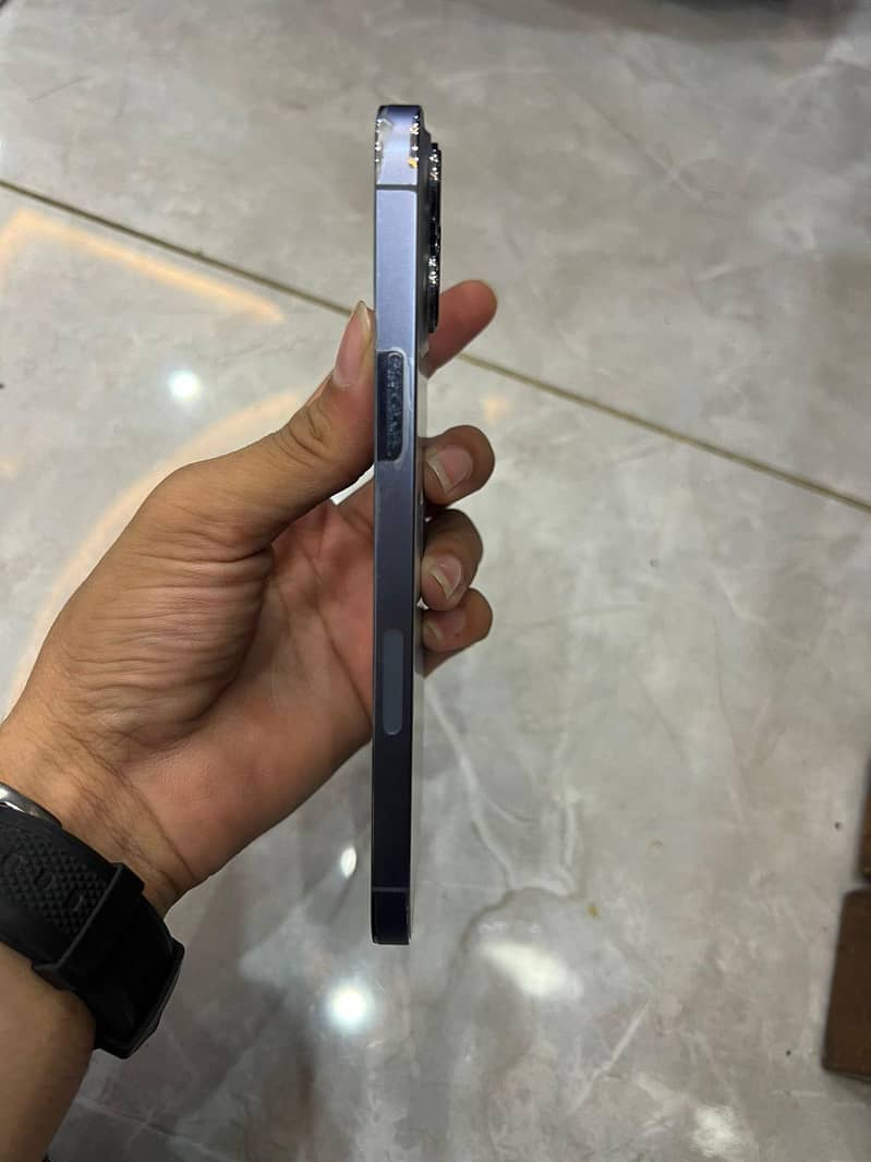 Apple iPhone 15 Pro Max 5