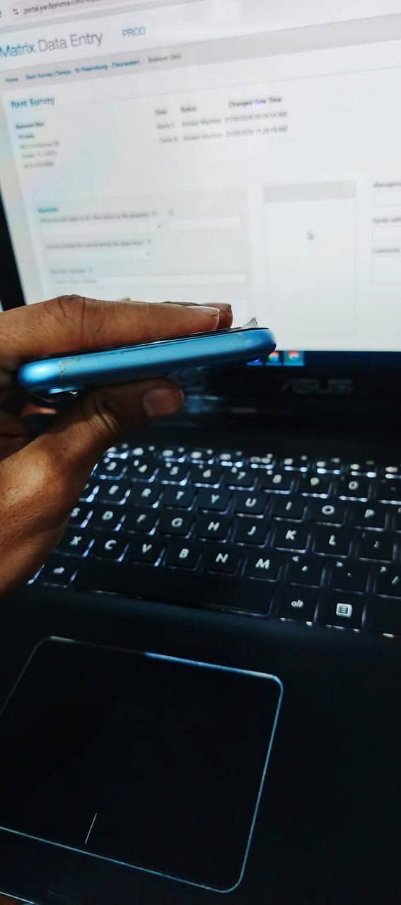 Apple iPhone XR 4