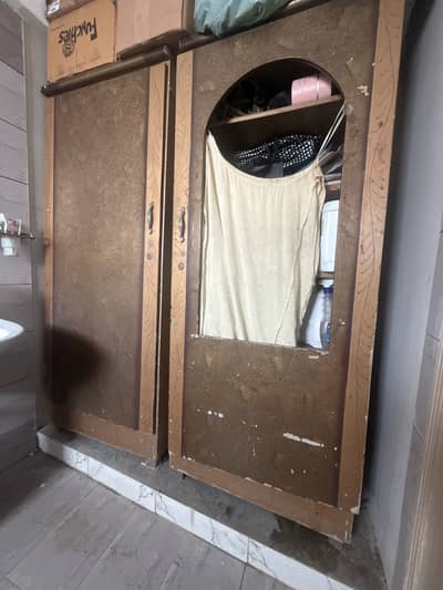 Single divider or wardrobe