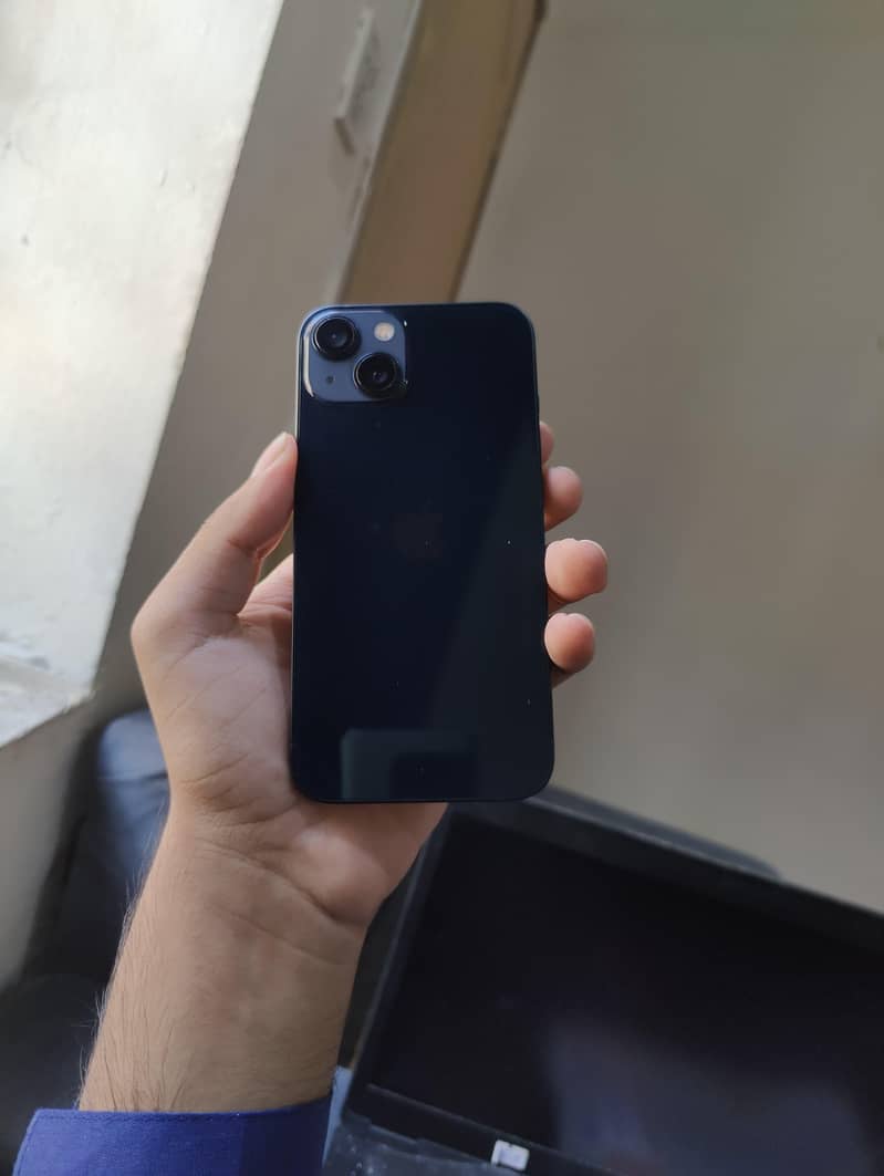 Apple iPhone 13 4