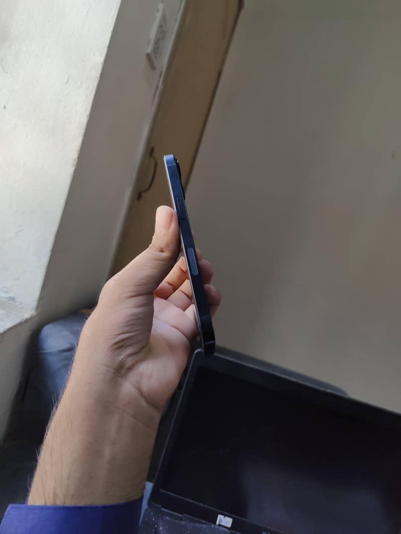 Apple iPhone 13 6