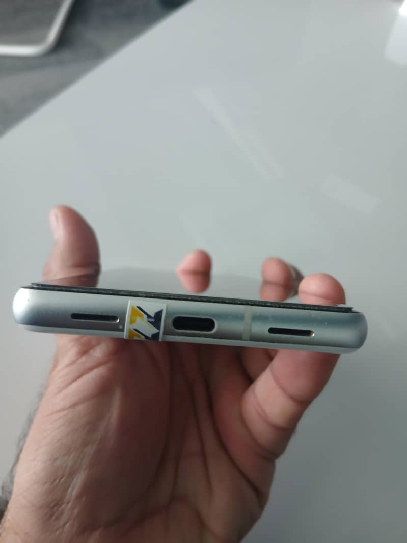 Google Pixel 7a 4