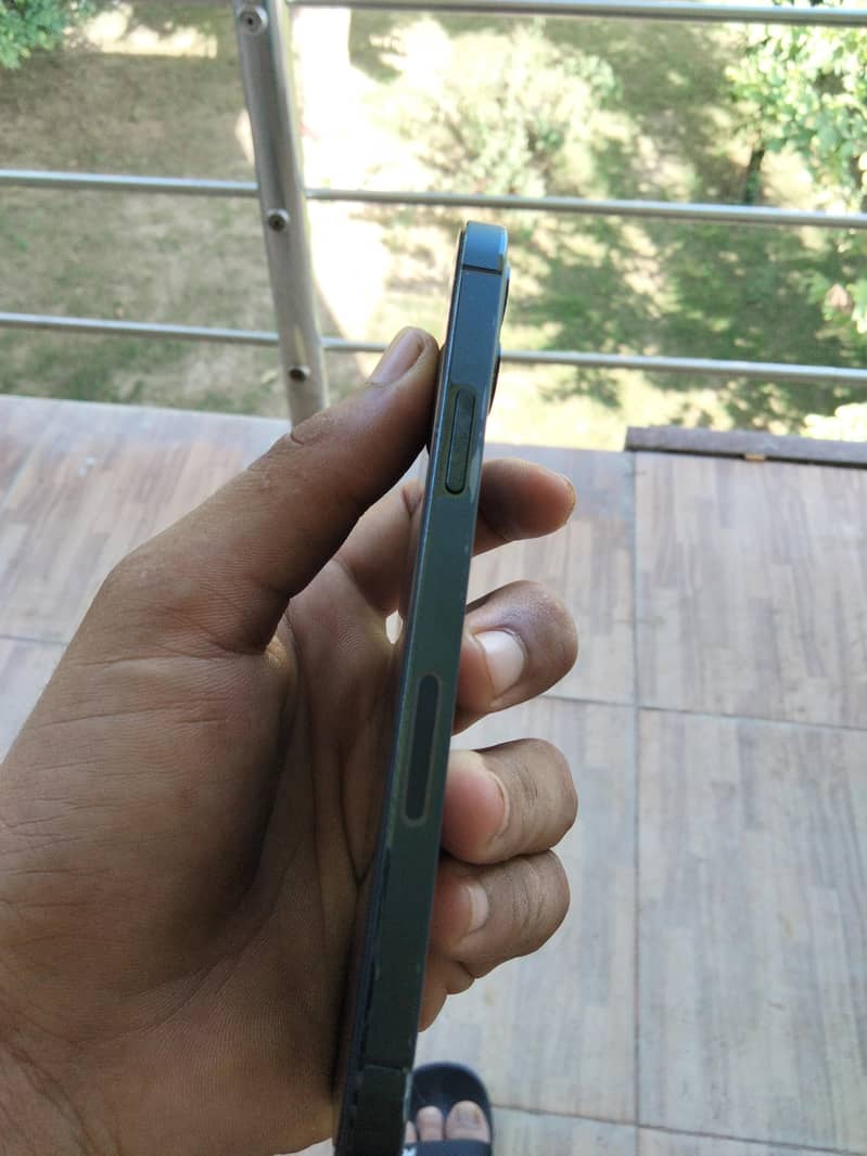 Apple iPhone 12 Pro 0