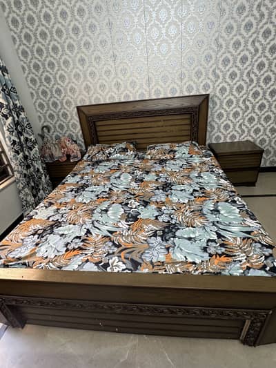 Queen size bed for sale