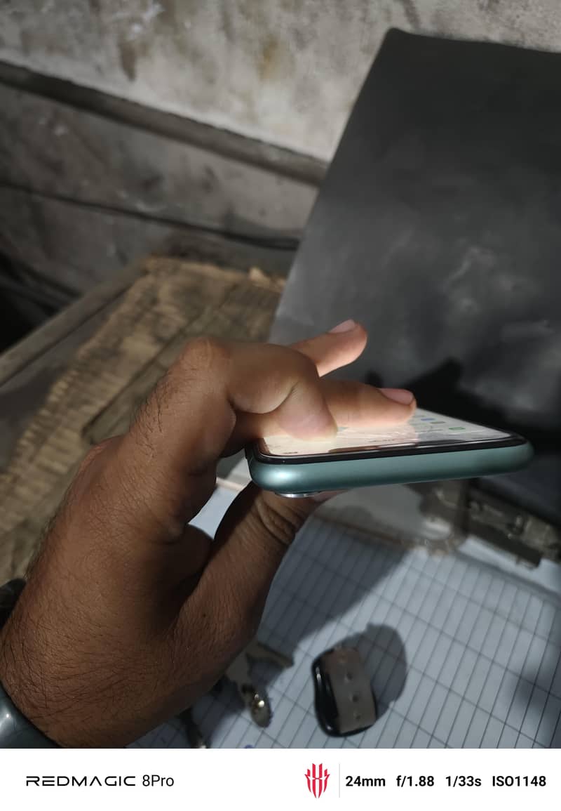 Apple iPhone 11 9