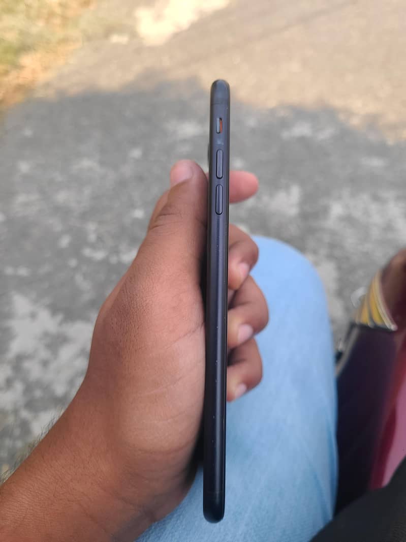 Apple iPhone 7 Plus 6