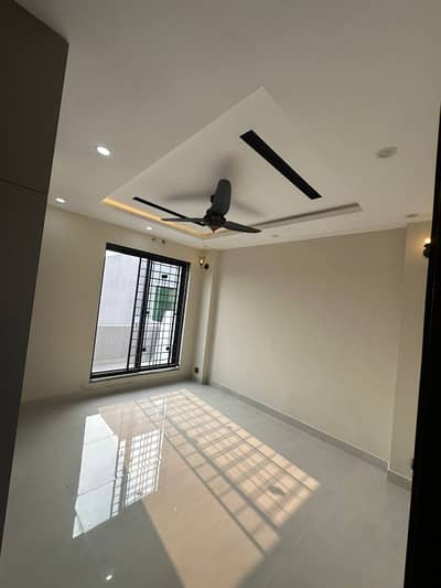 VIP BRAND NEW FIRST ENTRY UPPER PORTION FOR FAMILY
