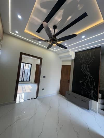 VIP BRAND NEW FIRST ENTRY UPPER PORTION FOR FAMILY