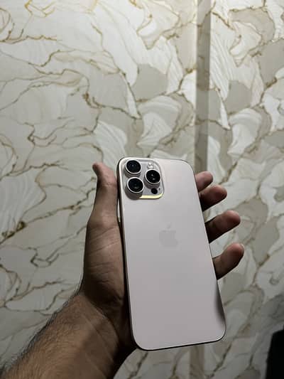 Apple iPhone 16 Pro Max