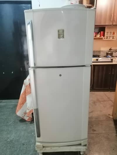 Dawlance Fridge Medium Size