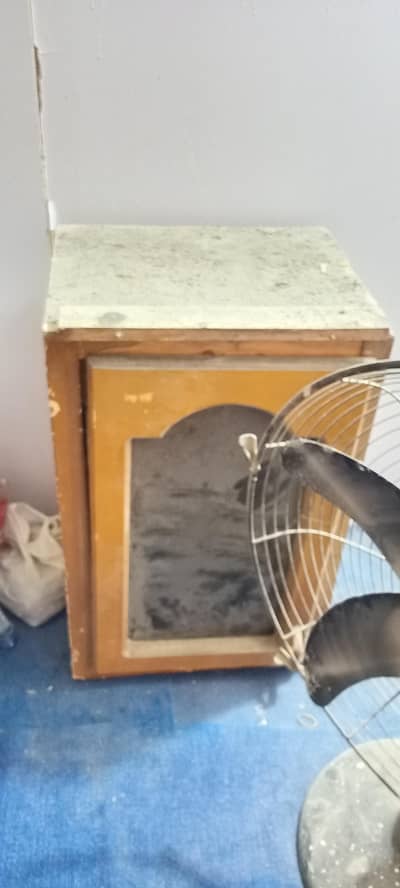 kitchen k box hain condition ap dek skty hain pics m