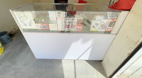 Cash counter for sale