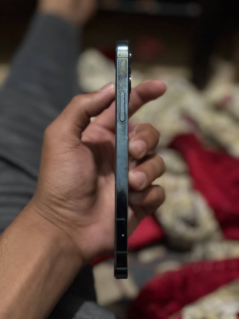 Apple iPhone 12 Pro 4