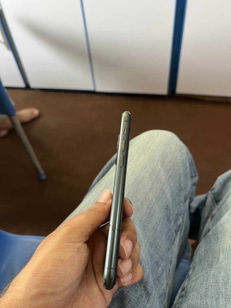 Apple iPhone 11 Pro 3