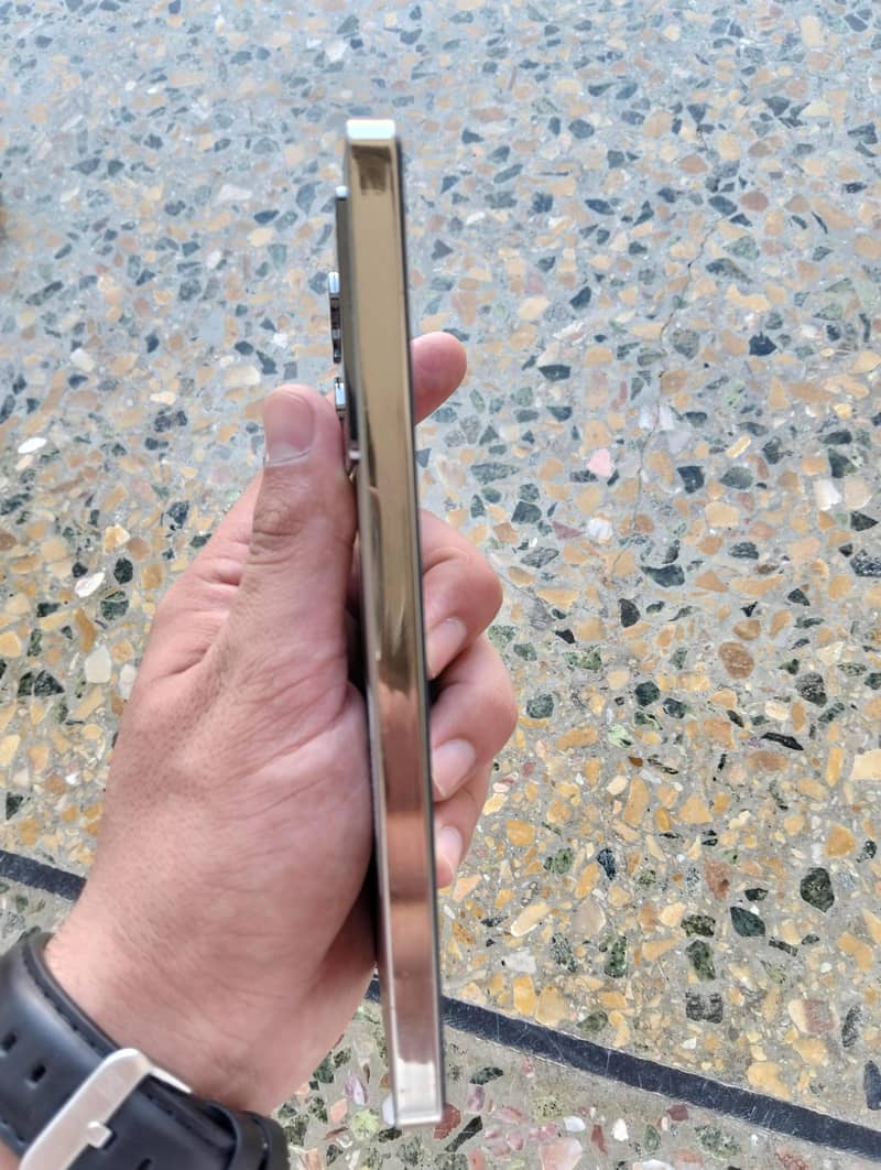 Infinix Note 40 4