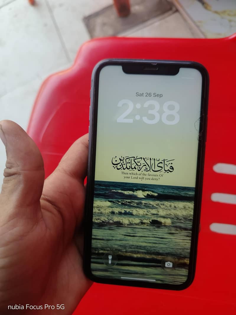 Apple iPhone 11 4