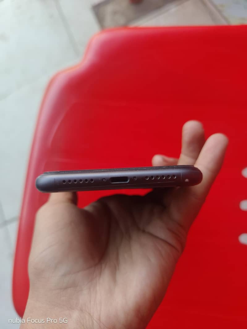 Apple iPhone 11 6