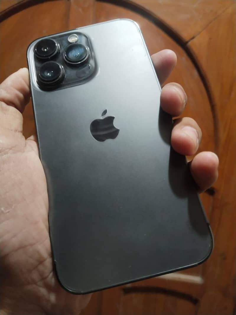 Apple iPhone 13 Pro 1