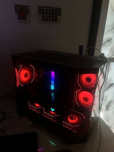 Gaming casing (Only casing with 7 fans installed)