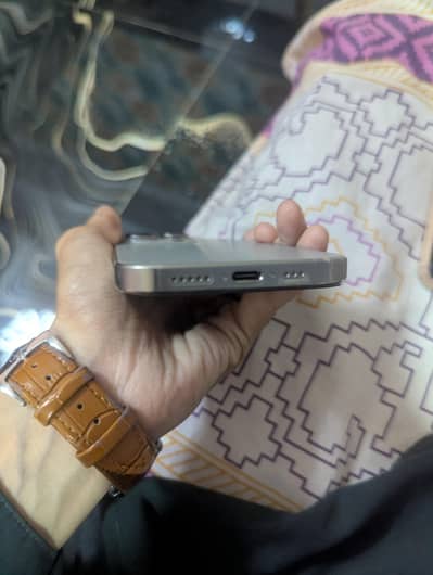 Apple iPhone 16 Pro