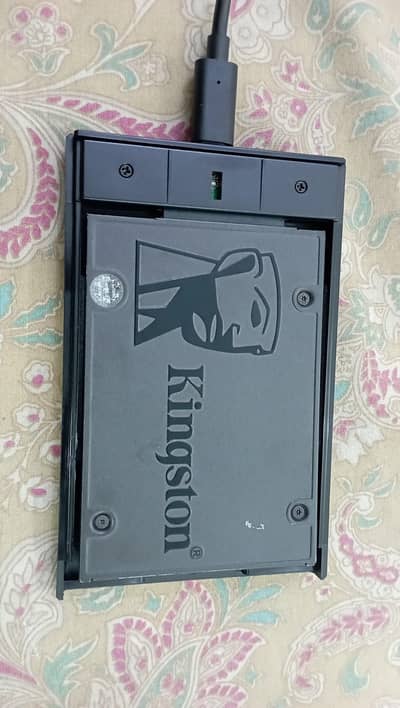 Kingston 480 SSD with SSD reader / External Case