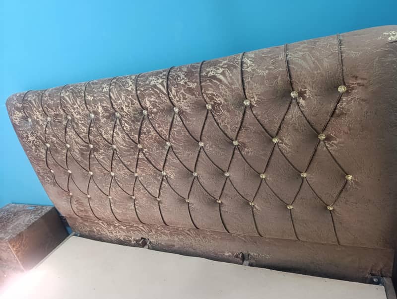 bed with safe table 2