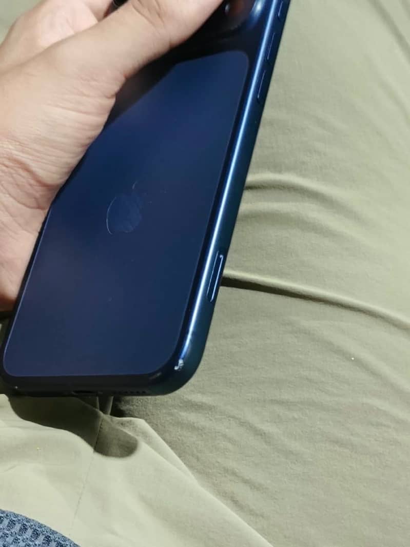 Apple iPhone 17 Pro Max 2