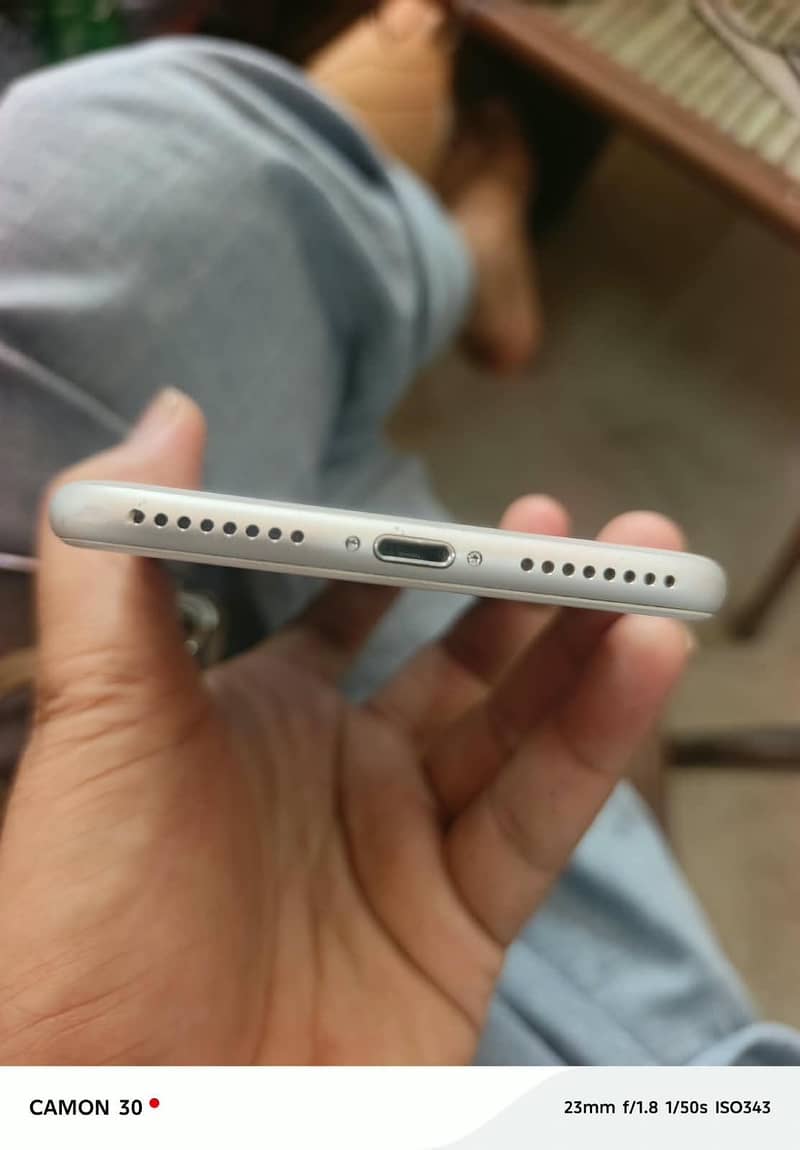 Apple iPhone 7 Plus 5