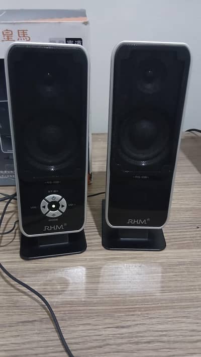 LIKE NEW RHM Speakers   Model RS-10B 10/10