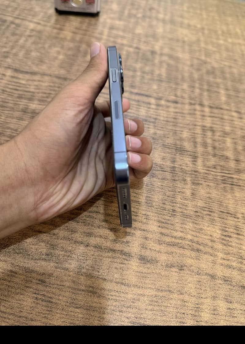 Apple iPhone 13 Pro Max 2