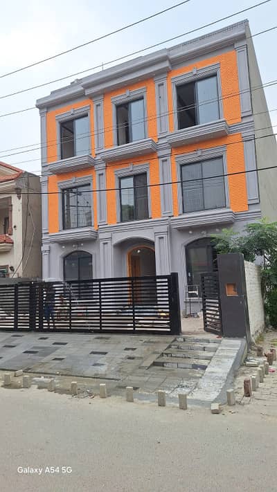 BRAND NEW 15 MARLA BUILDING FOR RENT First Entry | Ready to Move Prime Location: Main Boulevard, PIA Road, Lahore