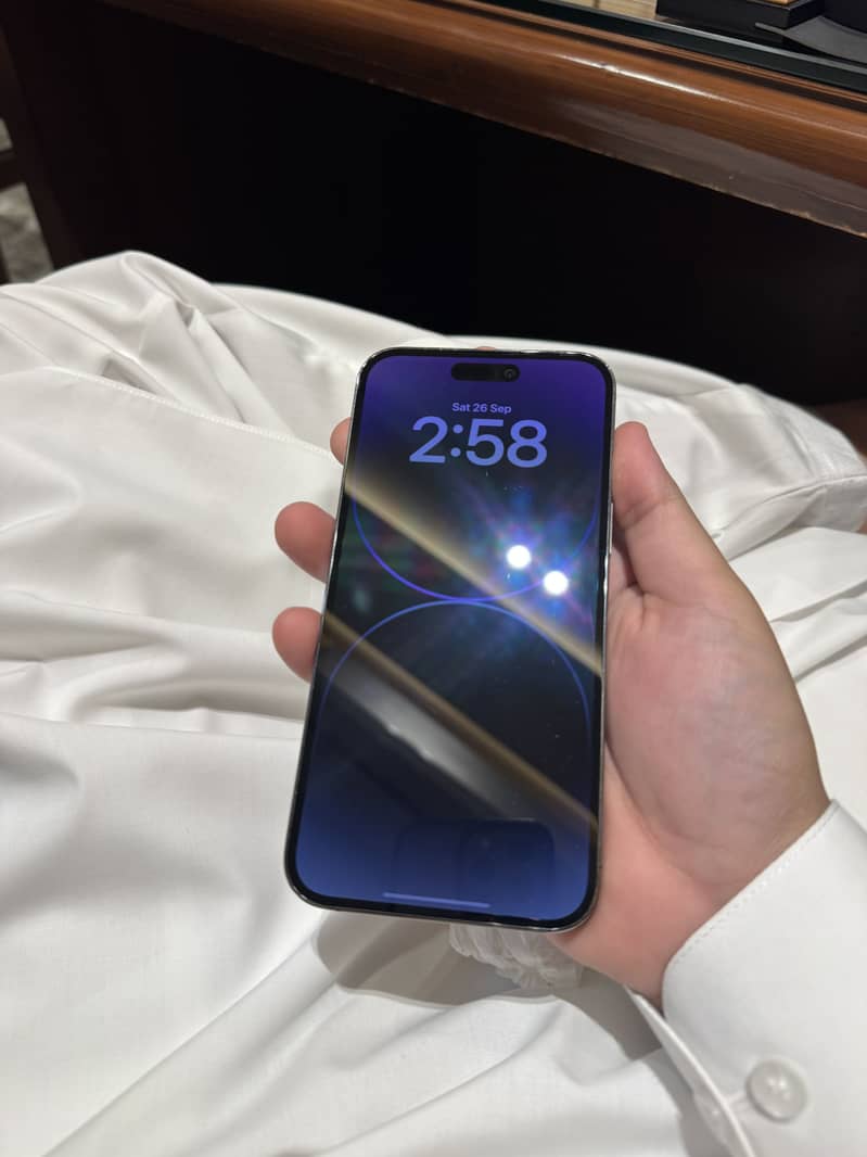 Apple iPhone 14 Pro Max 1