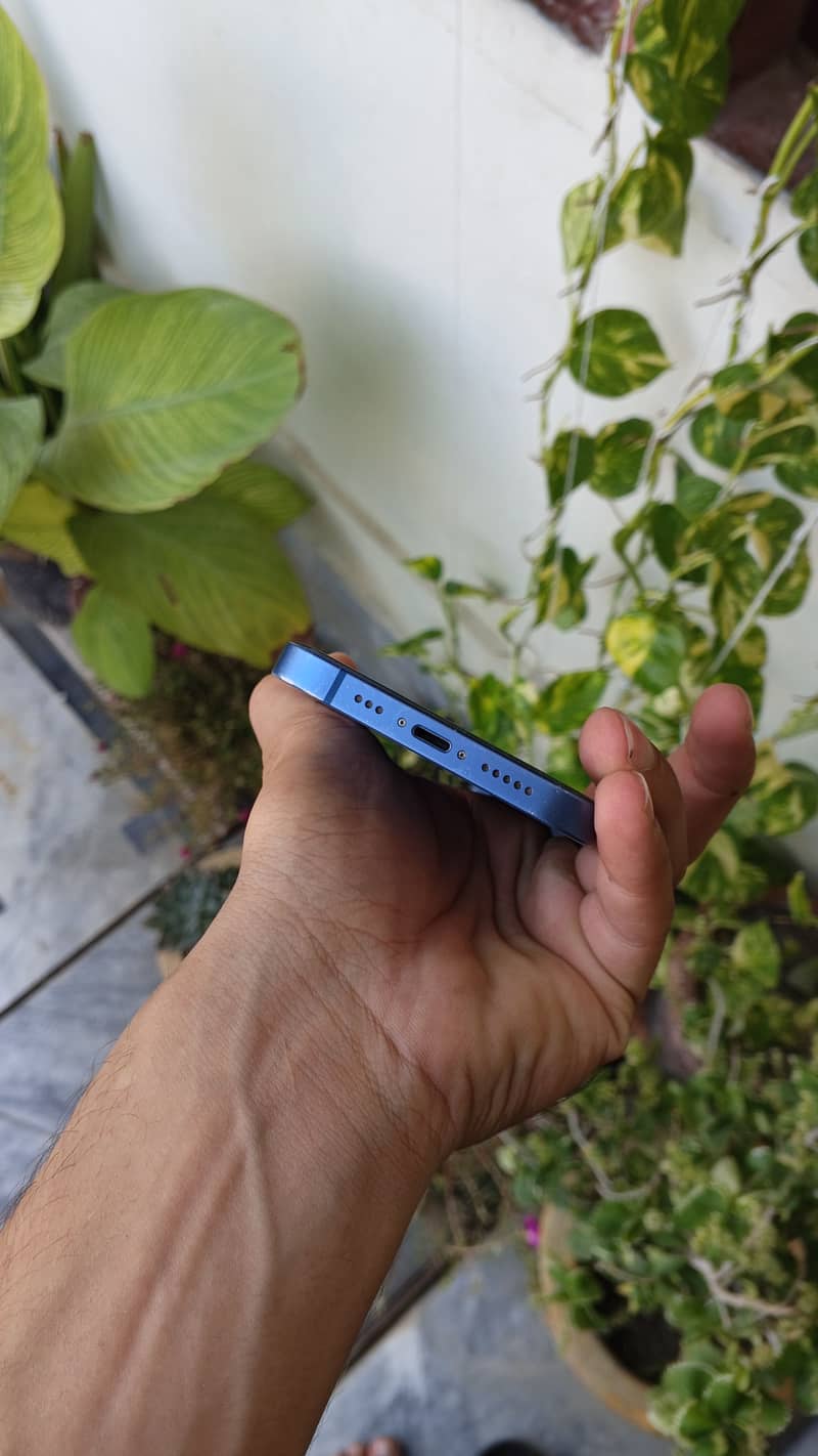 iPhone 13 5