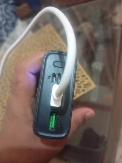 new power bank just one day use 6 hazzar ka liya tha peso ki need hai