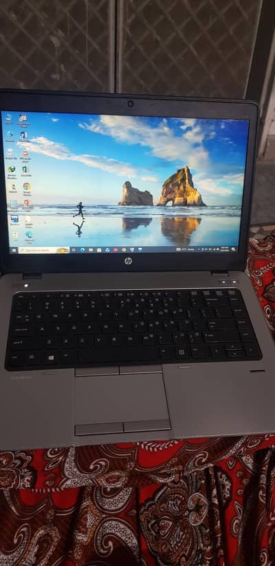 HP laptop Ellitebook 840 G2 119GB