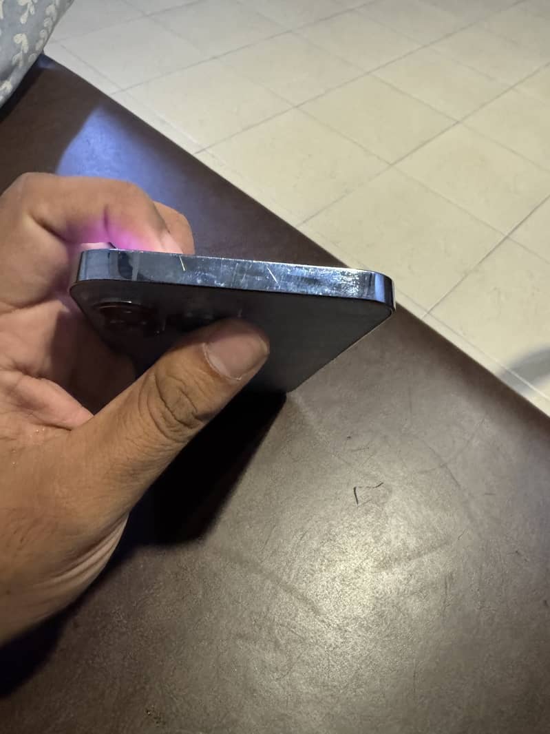 Apple iPhone 13 Pro Max 4