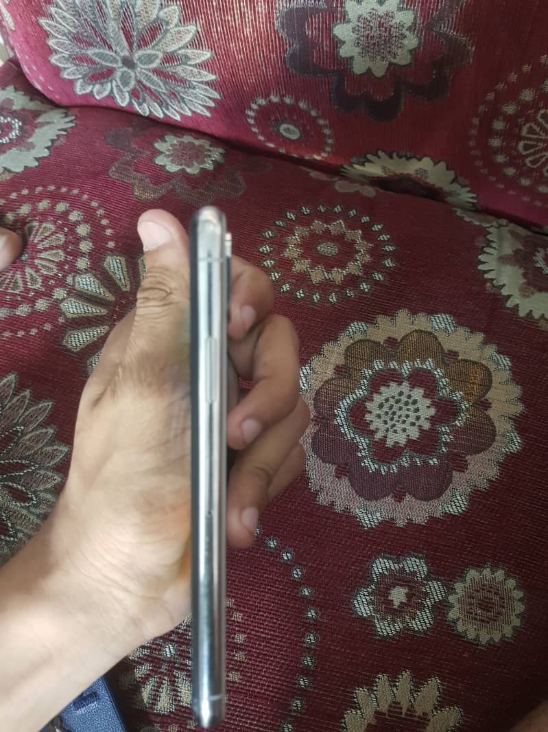 Apple iPhone X 2