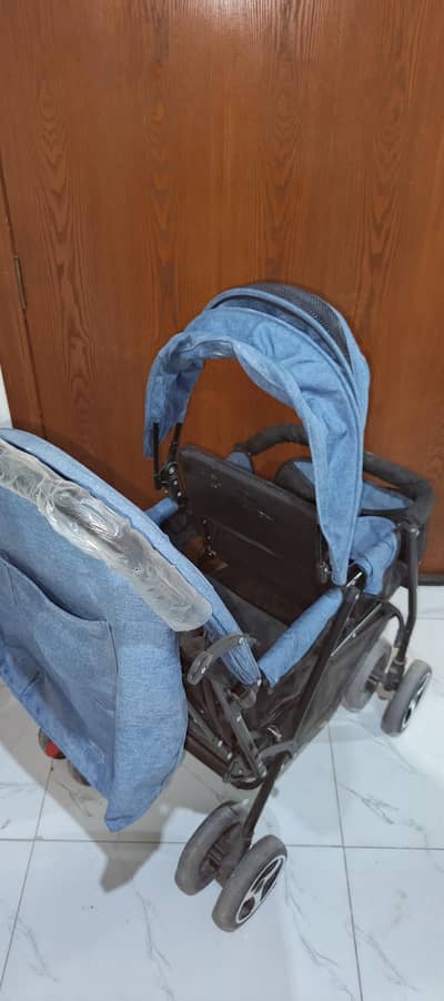 Double stroller for twin baby