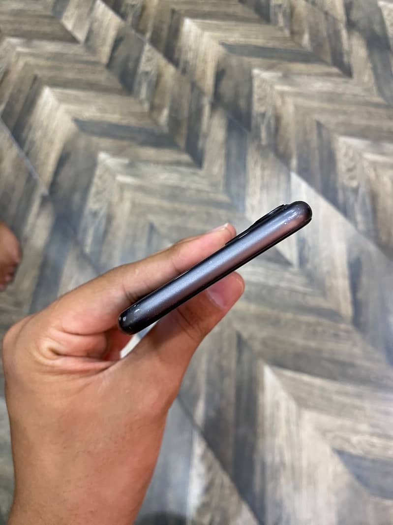 Apple iPhone 11 5