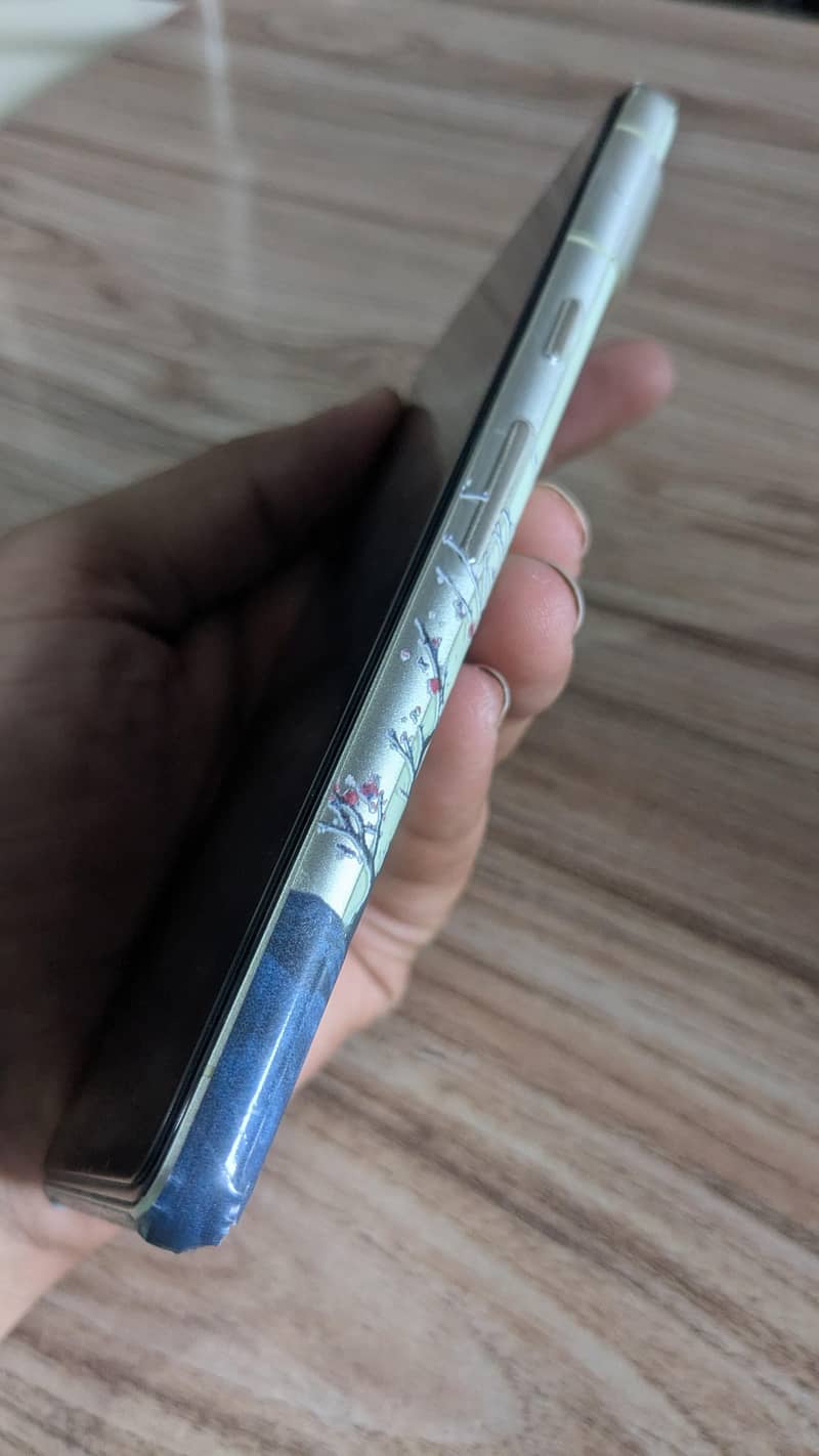 Google Pixel 7 4