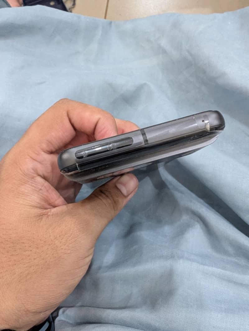 Google Pixel 8 4