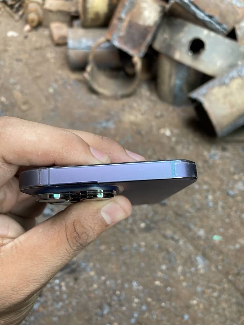 Apple iPhone 14 Pro Max 0